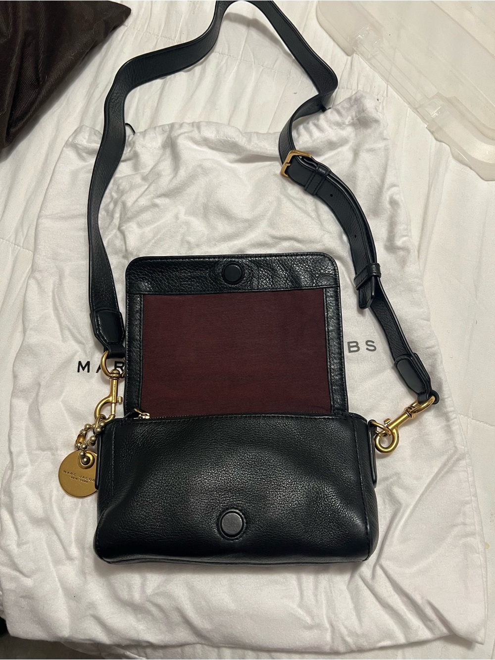 Marc Jacobs Black Leather Crossbody with Gold Hardware and Front Zip - Picture 3 of 4